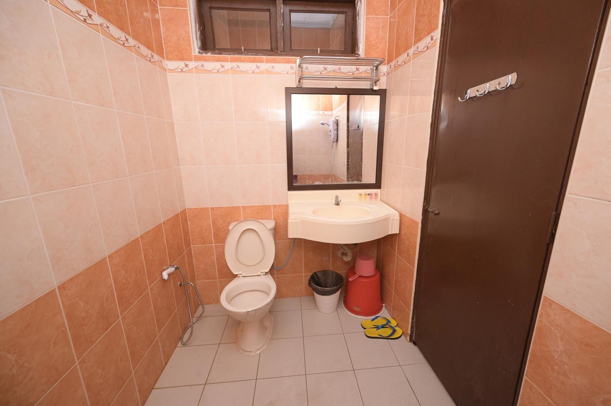 Kesedar Hotel Travel & Tours Sdn Bhd Gua Musang Esterno foto