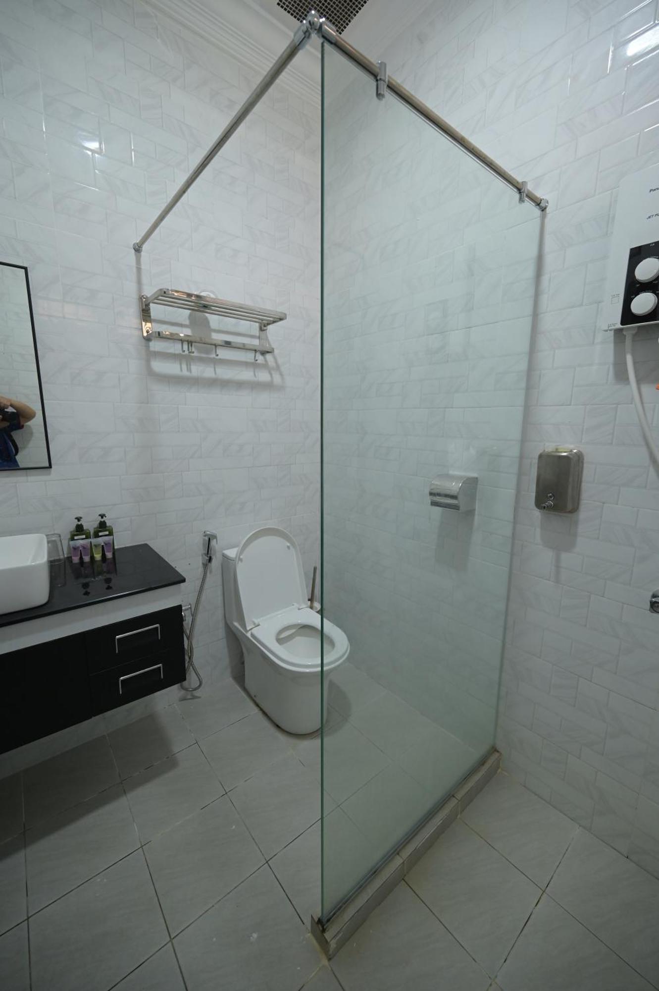 Kesedar Hotel Travel & Tours Sdn Bhd Gua Musang Esterno foto