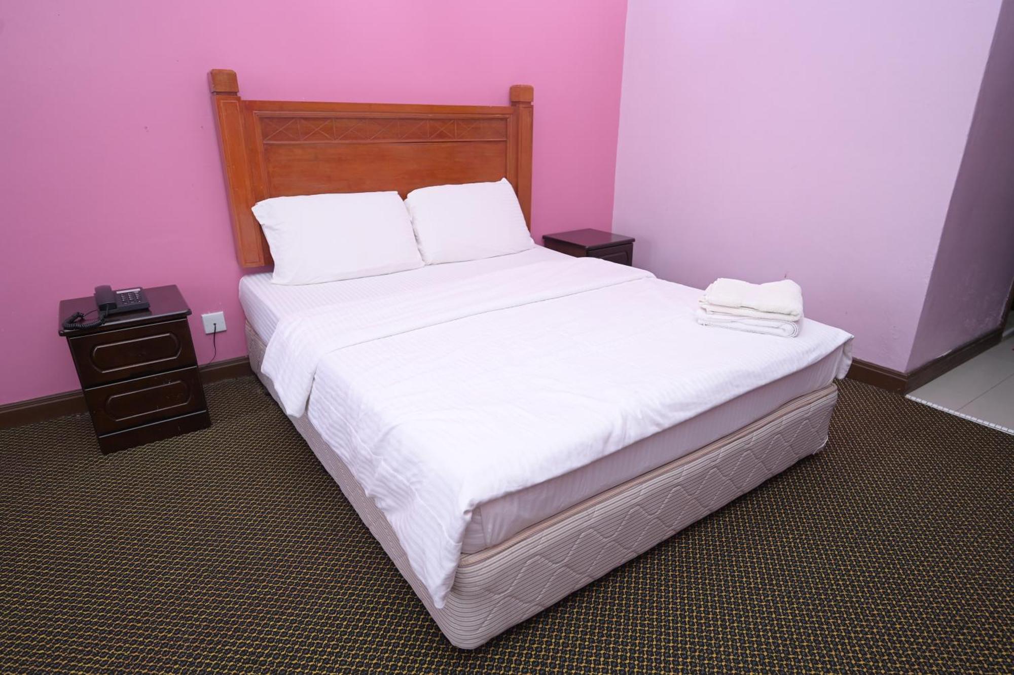 Kesedar Hotel Travel & Tours Sdn Bhd Gua Musang Esterno foto