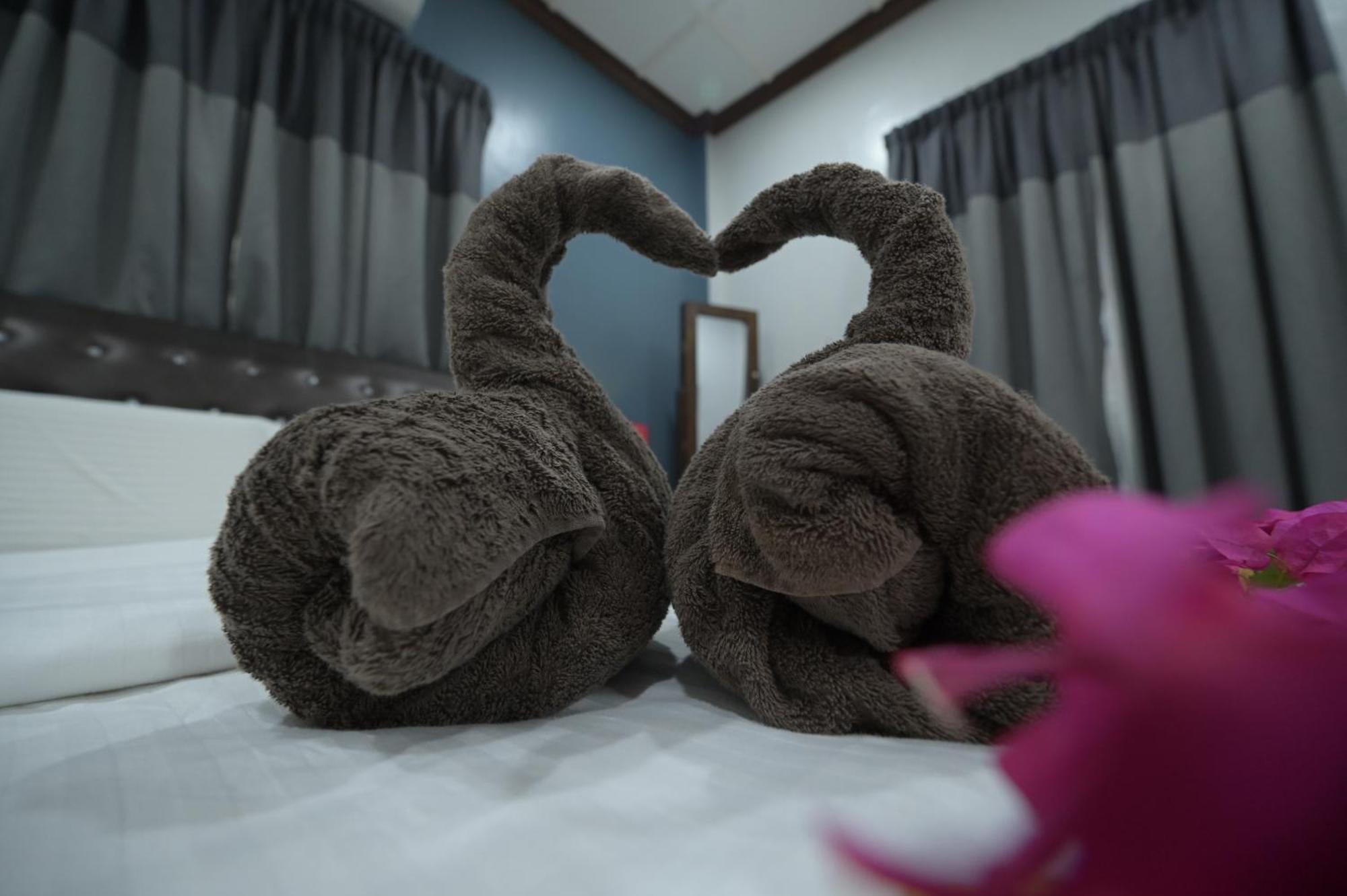 Kesedar Hotel Travel & Tours Sdn Bhd Gua Musang Esterno foto