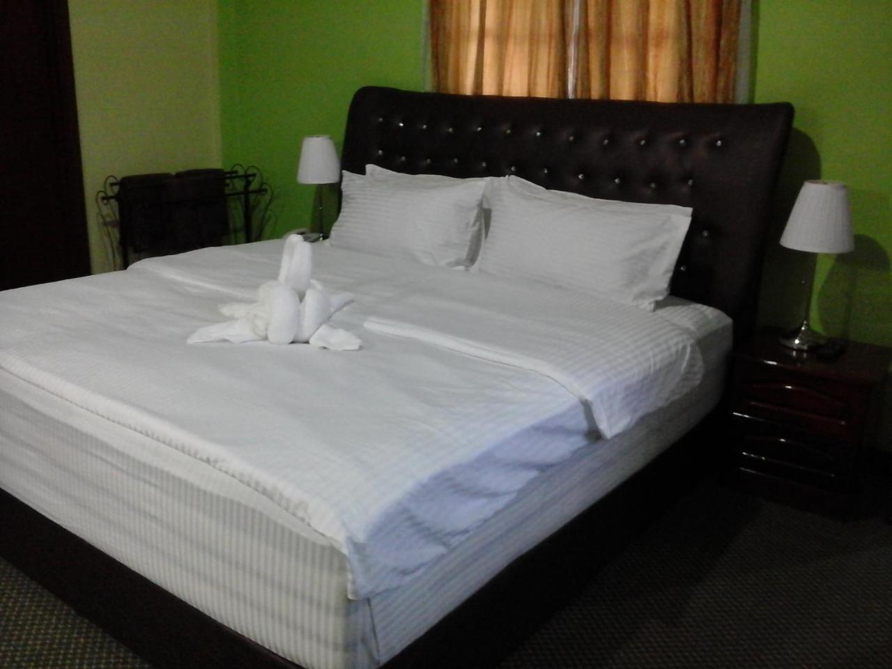 Kesedar Hotel Travel & Tours Sdn Bhd Gua Musang Esterno foto